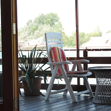 Sava River House Belgrad
